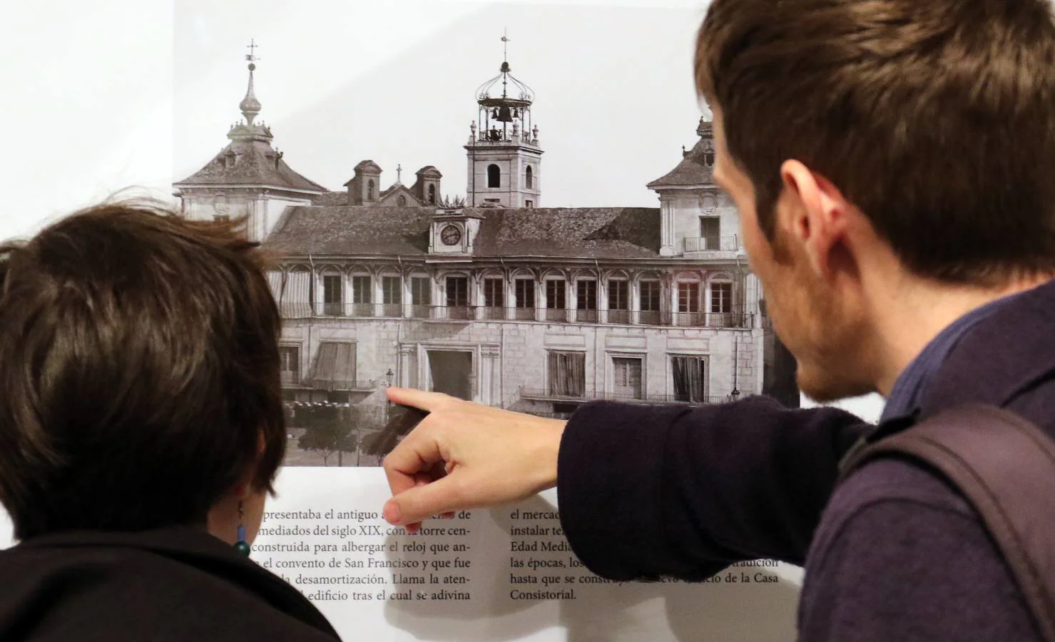 Una exposición que refleja la transformación de espacios emblemáticos de la ciudad a través del material gráfico del Archivo Municipal de Valladolid, de la Fundación Joaquín Díaz y fotografías de Jean Laurent, Bernardo Maeso, Luis del Hoyo, Patricio Cacho y Marcelino Muñoz