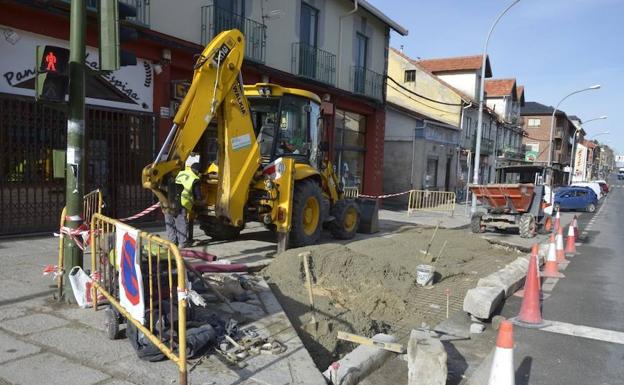 Obras que se han llevado a cabo en la travesía de El Espinar. 