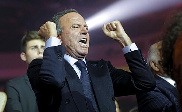 Julio Iglesias. 