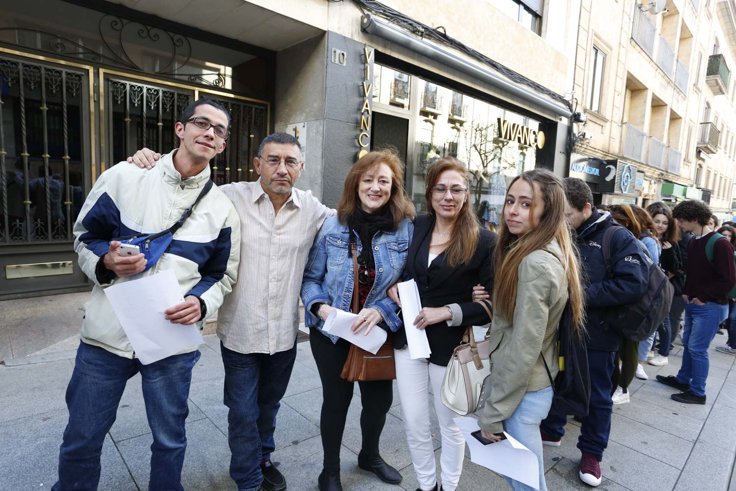 La productora requiere entre 500 y 800 figurantes | Buscan a hombres y mujeres de entre 16 y 85 años para participar como extras