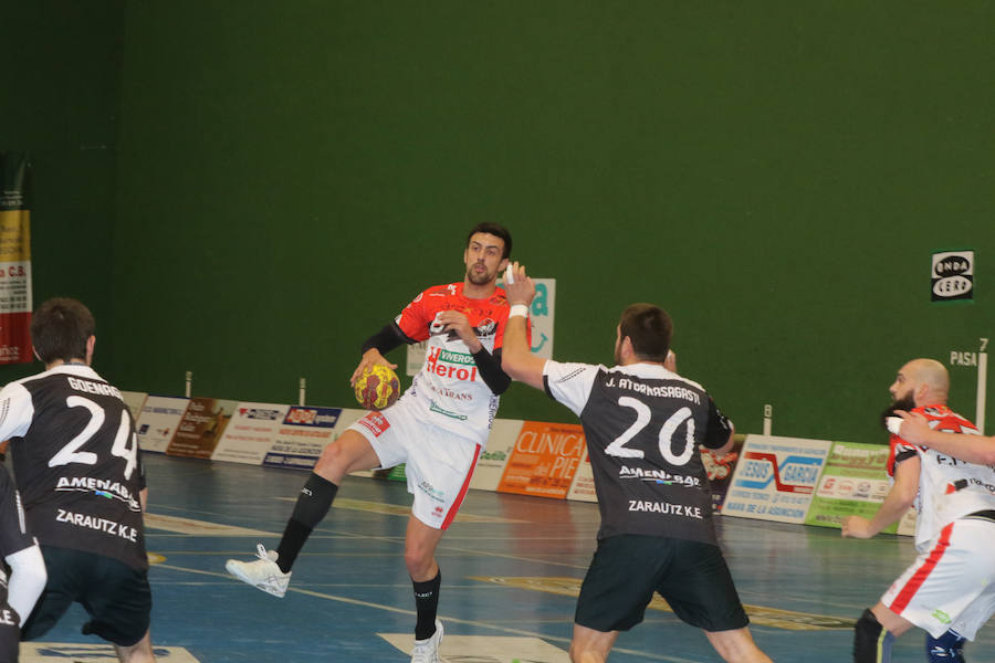 Fotos: Victoria del Balonmano Nava ante el Amenábar 29-23