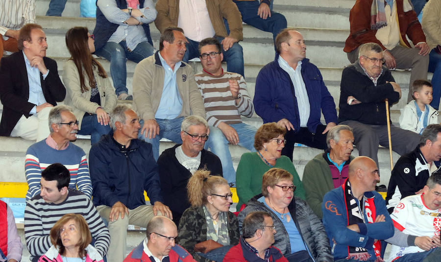 Fotos: Victoria del Balonmano Nava ante el Amenábar 29-23