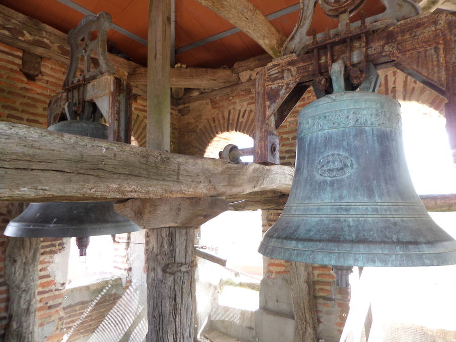 Fotos: Suenan las campanas en Villota del Páramo