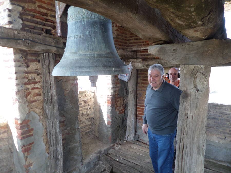 Fotos: Suenan las campanas en Villota del Páramo