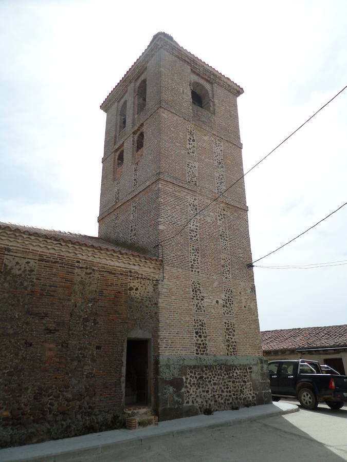 Fotos: Suenan las campanas en Villota del Páramo