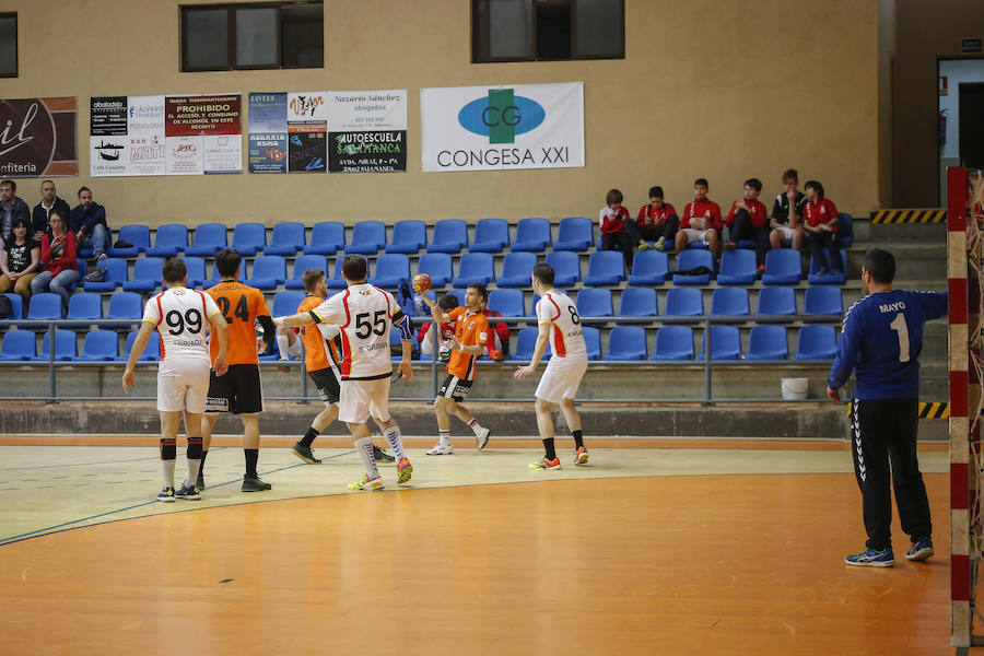 El Ecubús BM Ciudad de Salamanca encajó su segunda derrota seguida, tercera en los cuatro últimos encuentros, al perder con el BM Arroyo en el Río Tormes por un marcador de 23-28