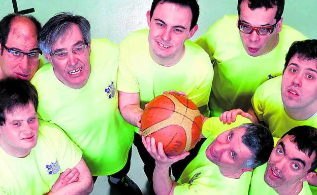 El equipo de baloncesto del Club Deportivo Asprona, proclamado campeón de España en la edición de 2016.