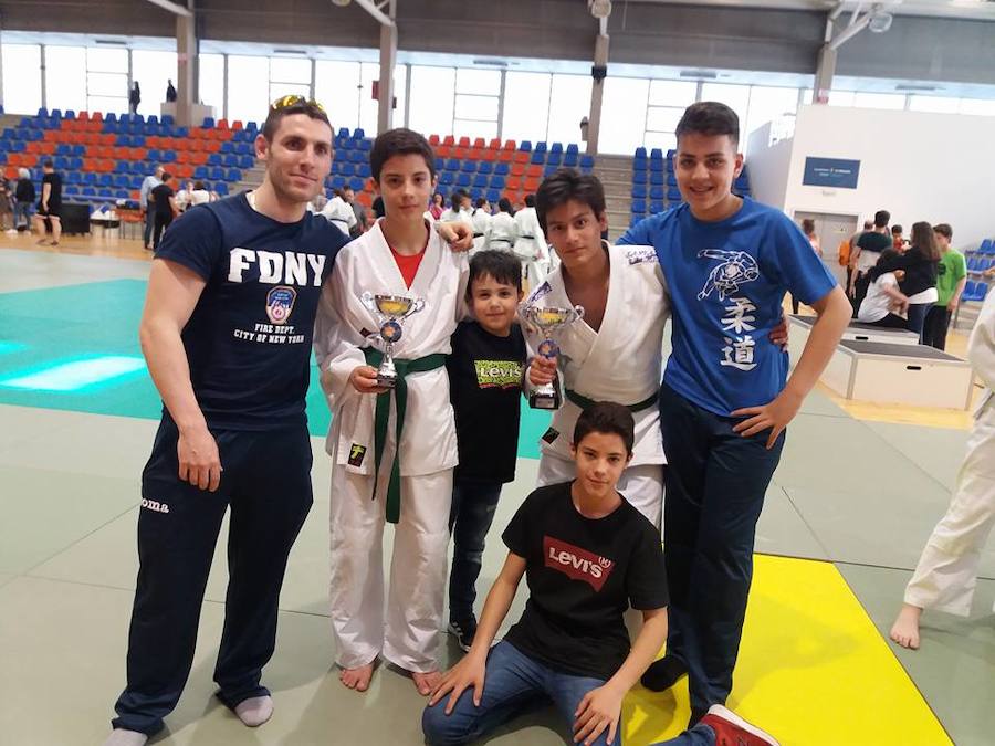 Un total de 25 judokas del Doryoku lograron subir al podio