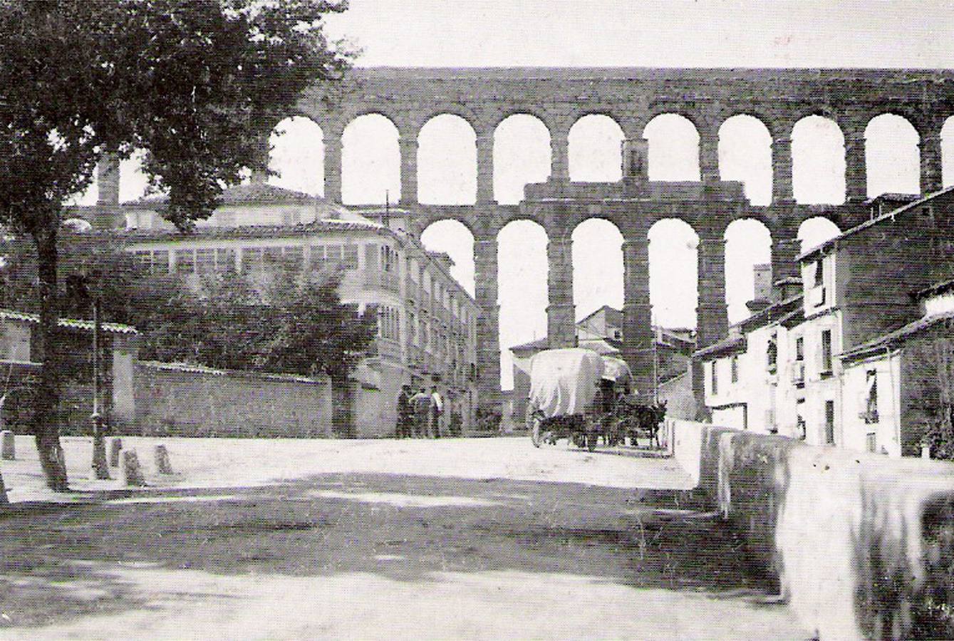 Vista del Acueducto desde la carretera de Boceguillas hacia 1930.
