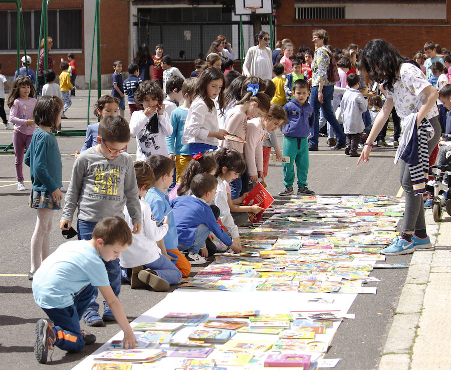 Fotos: Libros y danzas en el colegio Tello Téllez