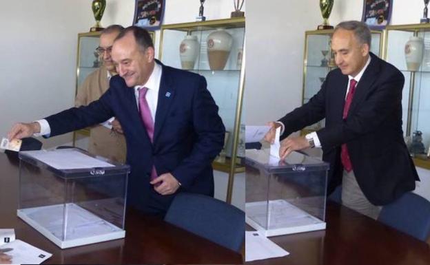 A la izquierda, Daniel Miguel vota acompañado de José Carlos Cobos, que fue su vicerrector de Profesorado. A la derecha, Antonio Largo deposita su voto en la Facultad de Ciencias.