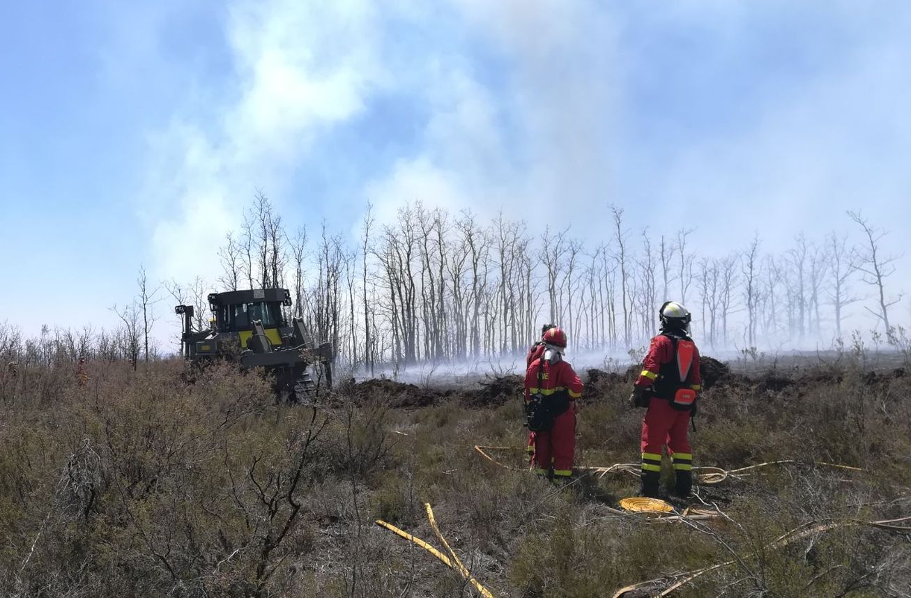 El incendio en el campo de tiro del Ferral se reactiva y obliga a intervenir a la UME