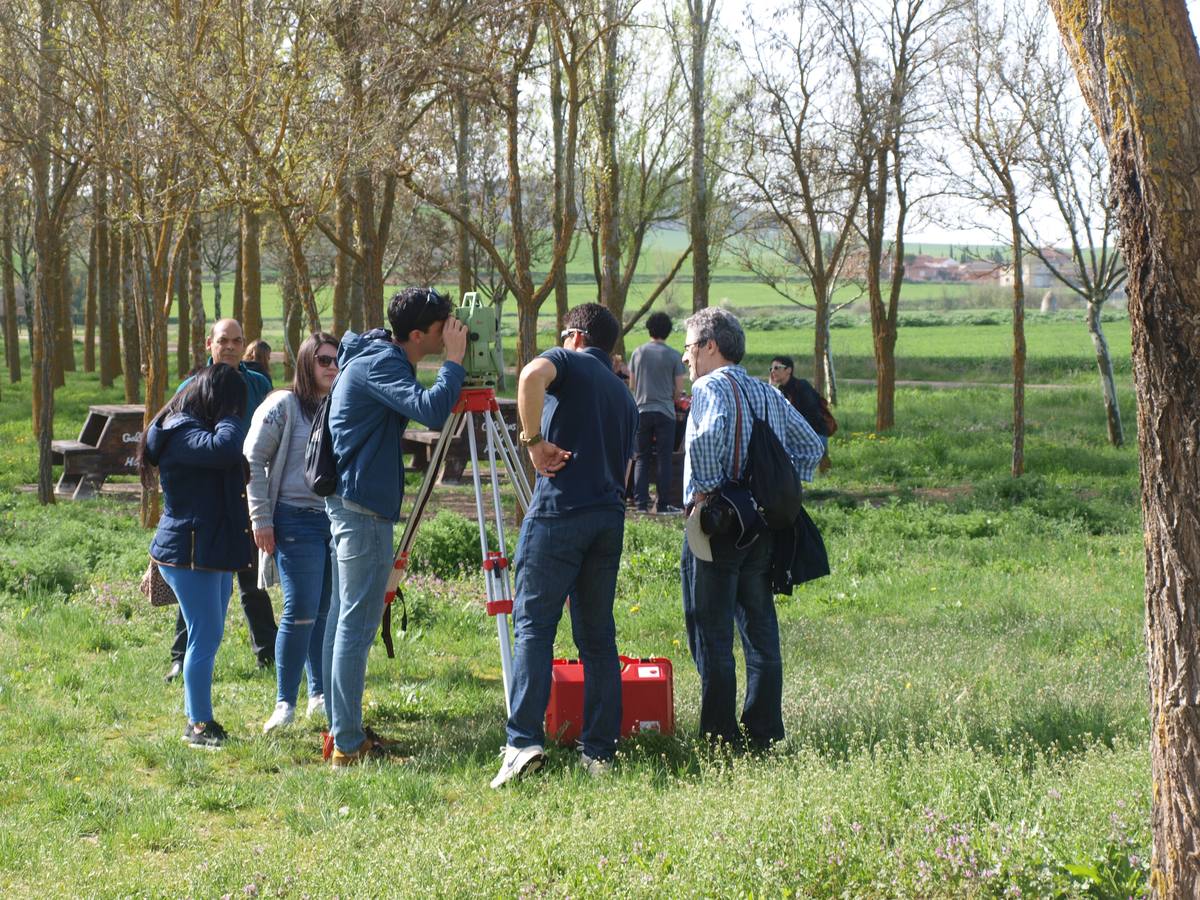 Fotos: Alumnos y profesores del IES La Merced de Valladolid participan en un proyecto de fotogrametría en la ermita del Villar en Gallegos de Hornija