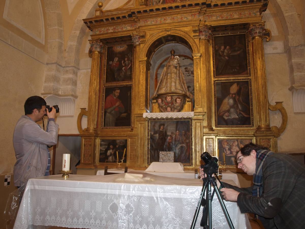 Fotos: Alumnos y profesores del IES La Merced de Valladolid participan en un proyecto de fotogrametría en la ermita del Villar en Gallegos de Hornija