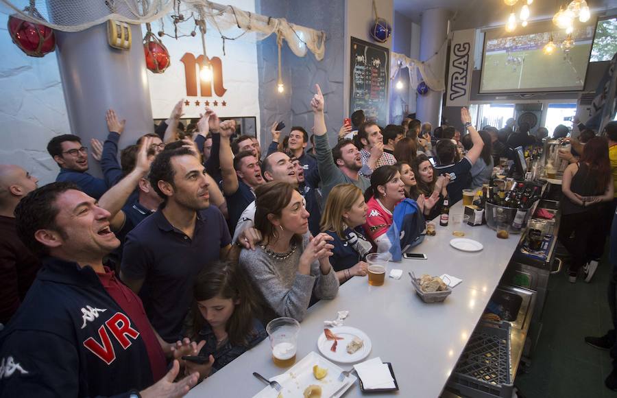 Fotos: Ambiente en los bares vallisoletanos de los equipos que han jugado la final de la Copa del Rey de rugby