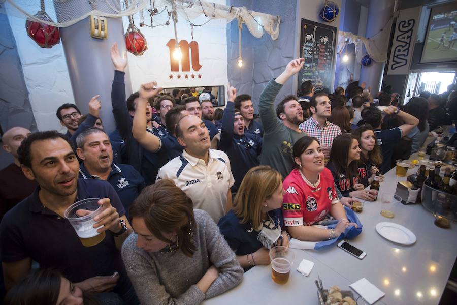 Fotos: Ambiente en los bares vallisoletanos de los equipos que han jugado la final de la Copa del Rey de rugby