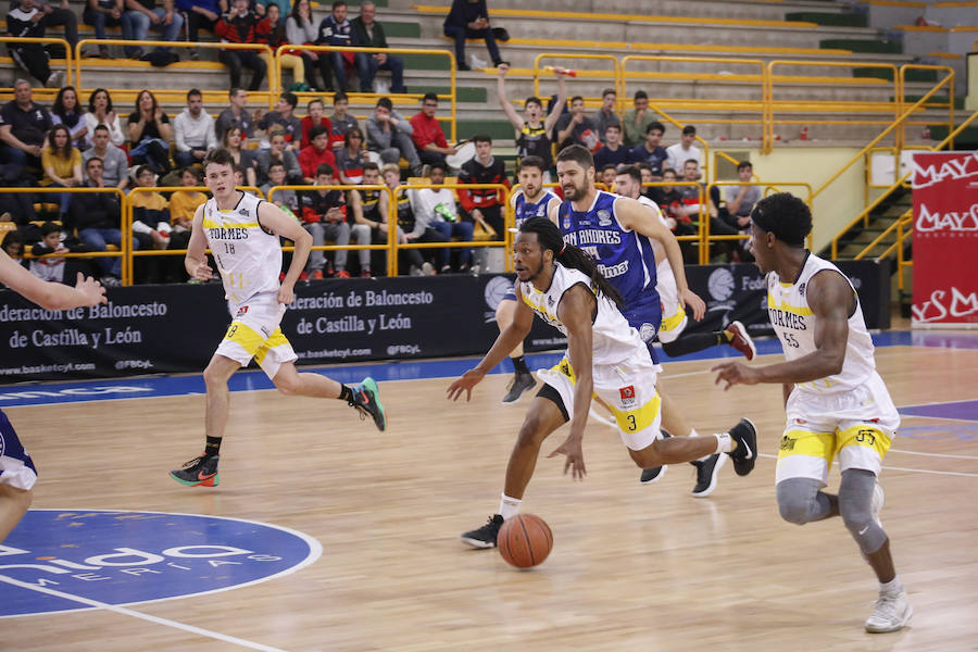 Fotos: Derrota del CB Tormes ante el San Andrés de León