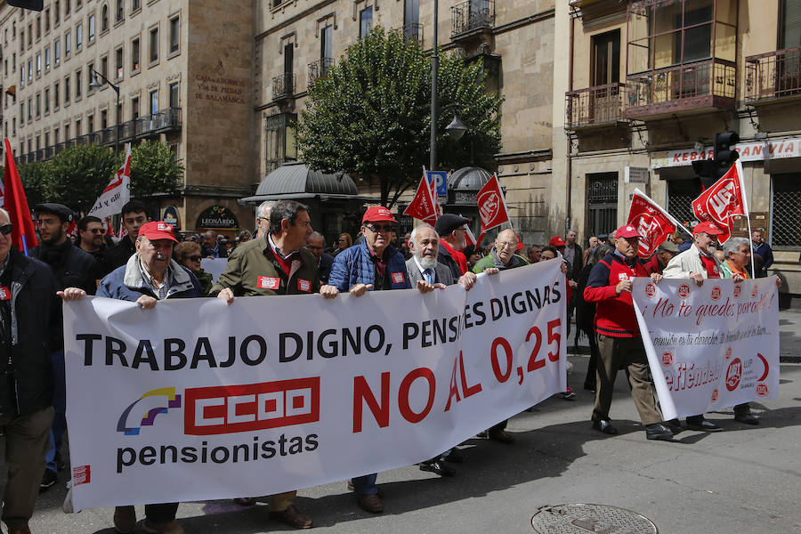 Más de 3.000 personas han recorrido el trayecto desde la Gran Vía hasta la Plaza Mayor reclamando más derechos sociales y bajo la consideración, según los dirigentes sindicales provinciales, de que hay «motivos para más movilizaciones»