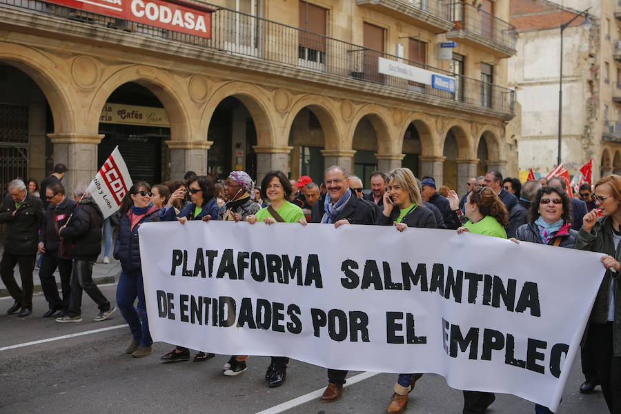 Más de 3.000 personas han recorrido el trayecto desde la Gran Vía hasta la Plaza Mayor reclamando más derechos sociales y bajo la consideración, según los dirigentes sindicales provinciales, de que hay «motivos para más movilizaciones»