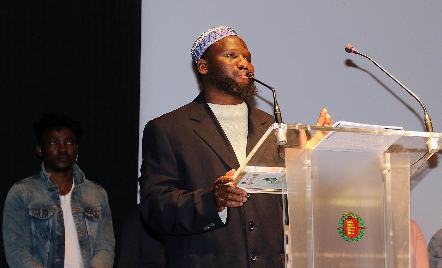 Los centros educativos impulsan hasta el sábado la iniciativa para integrar las 18 nacionalidades que conviven en el barrio