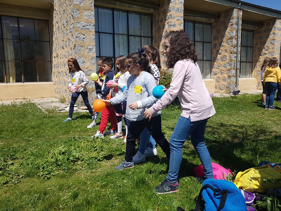 Más de cuatrocientos niños de catequesis de Comunión y Postcomunión han ganado el Jubileo este fin de semana en Ávila. La jornada comenzó en el Monasterio de Santo Tomás de la capital.