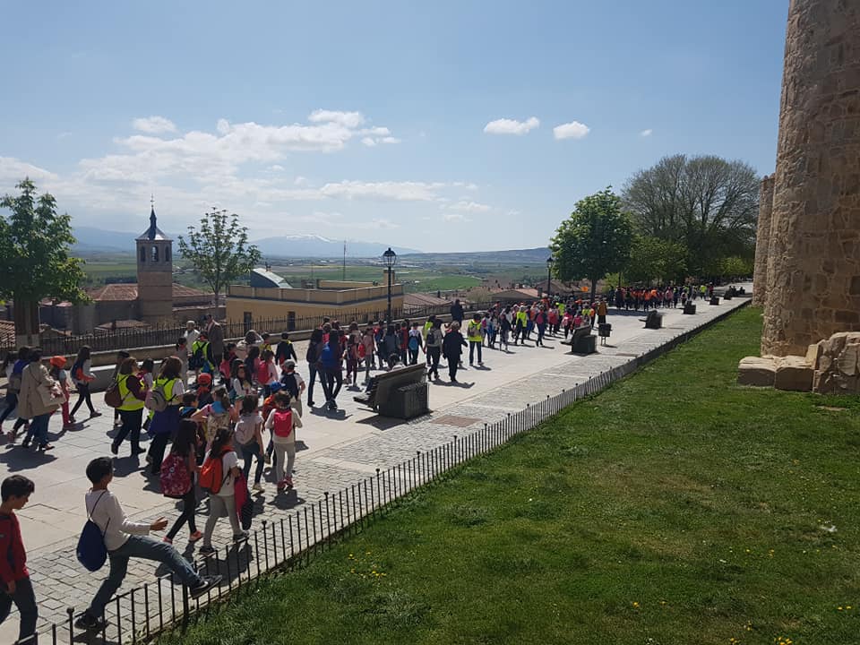 Más de cuatrocientos niños de catequesis de Comunión y Postcomunión han ganado el Jubileo este fin de semana en Ávila. La jornada comenzó en el Monasterio de Santo Tomás de la capital.