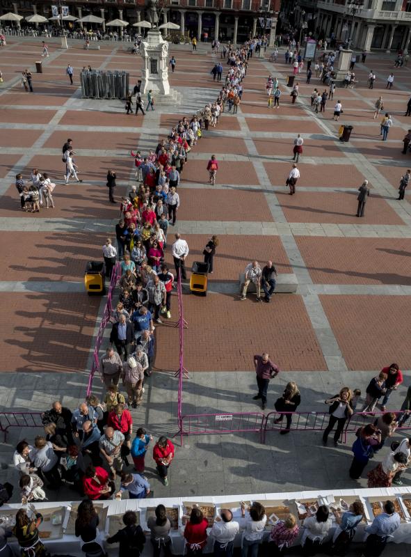 Fotos: Reparto de la Corona de San Pedro