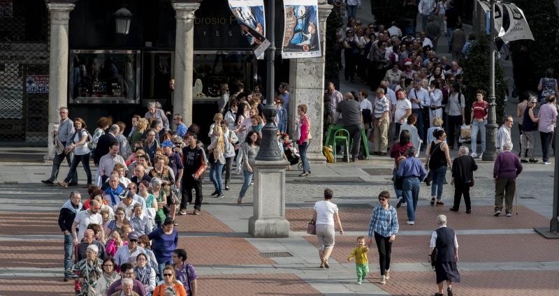 Fotos: Reparto de la Corona de San Pedro