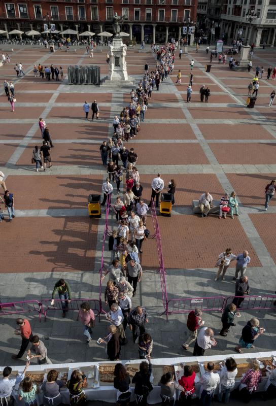 Fotos: Reparto de la Corona de San Pedro