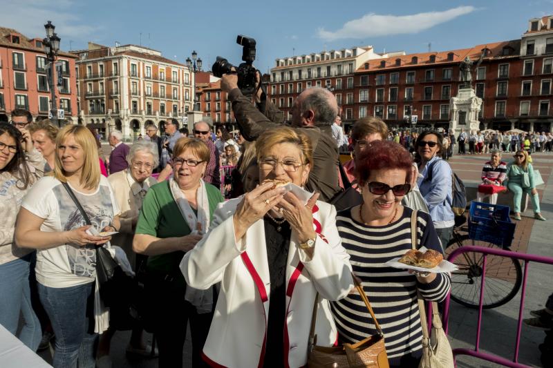 Fotos: Reparto de la Corona de San Pedro