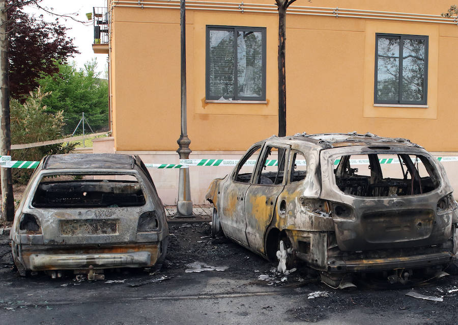 Fotos: Incendio de vehículos en Torrecaballeros