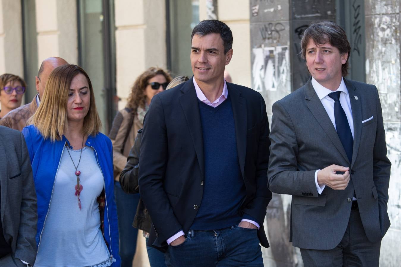 El secretario general del PSOE se comprometió hoy en Soria a priorizar en los programas electorales la lucha contra la despoblación y apostó por poner en marcha iniciativas y abordar el reto demográfico