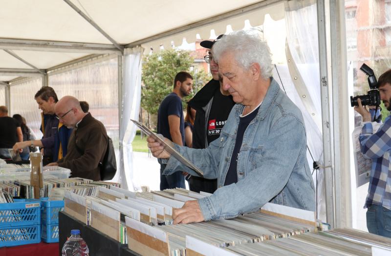 Feria del Disco en la Plaza de Portugalete de Valladolid