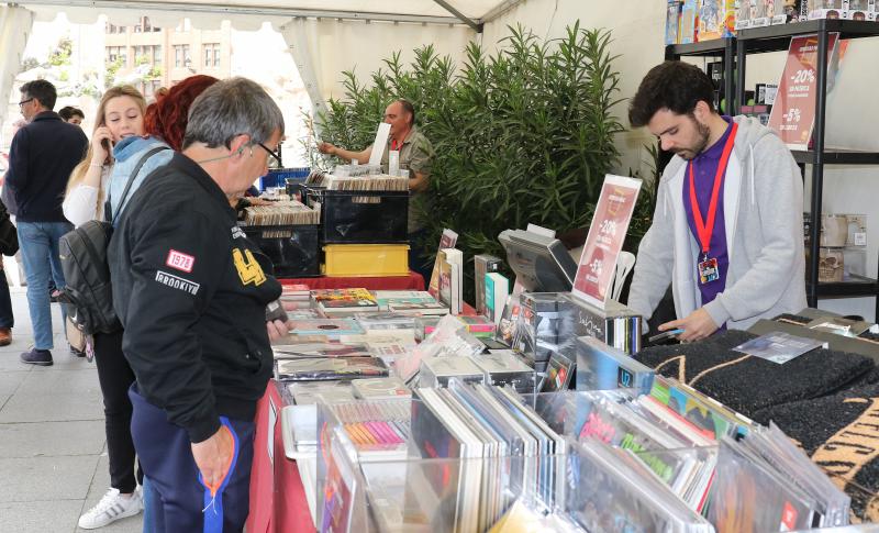 Feria del Disco en la Plaza de Portugalete de Valladolid