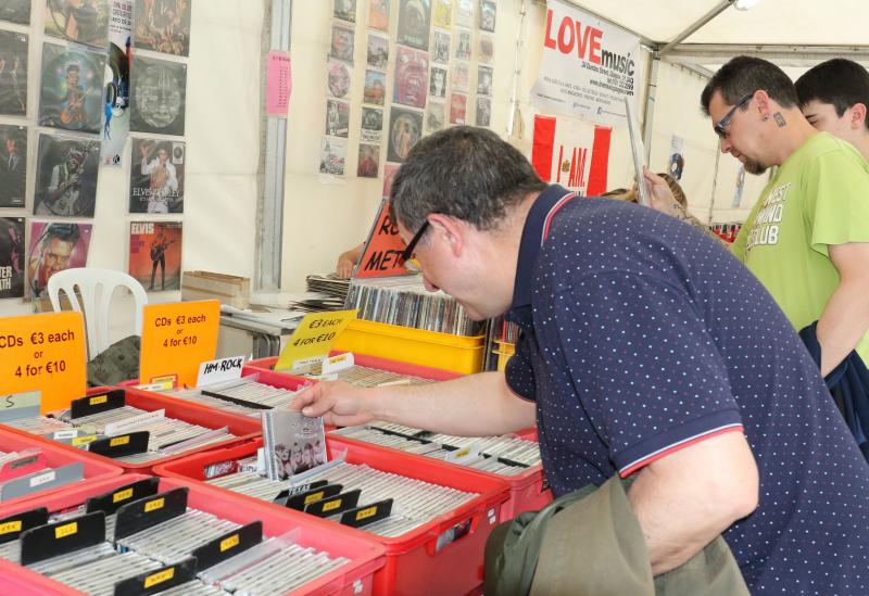 Feria del Disco en la Plaza de Portugalete de Valladolid