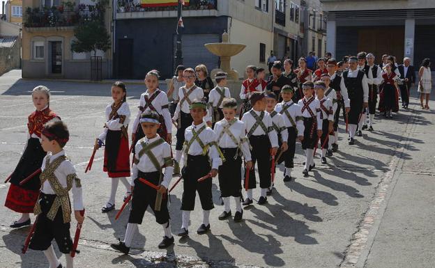 El XI Festival de Danzas reúne el sábado 12 a cuatro grupos