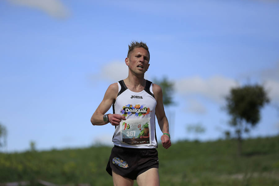 Más de 500 corredores se citaron en el Museo de la Ciencia para participar en la X Carrera de la Ciencia. Una edición que estuvo marcada por el buen tiempo y el viento.