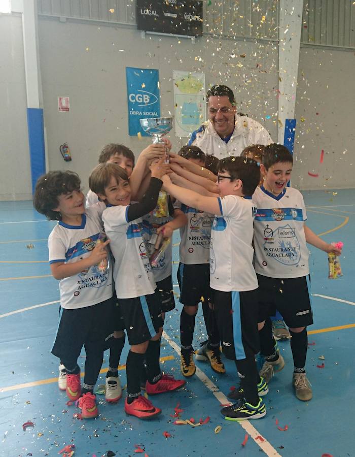 Este domingo se celebró en el pabellón de municipal de Aldeatejada (Salamanca) la IV Copa Prebenjamín de fútbol sala organizada por el F.S.Salamanca y Asafusa que contó con más de 150 participantes 