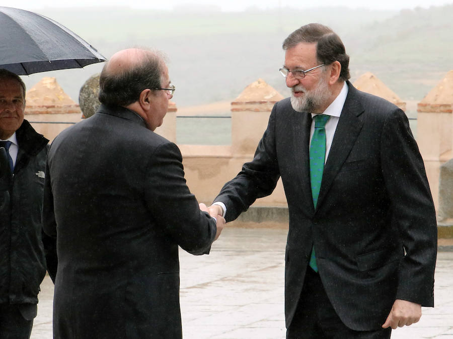 Fotos: Mariano Rajoy entrega las cruces de Alfonso X el Sabio en el Alcázar de Segovia