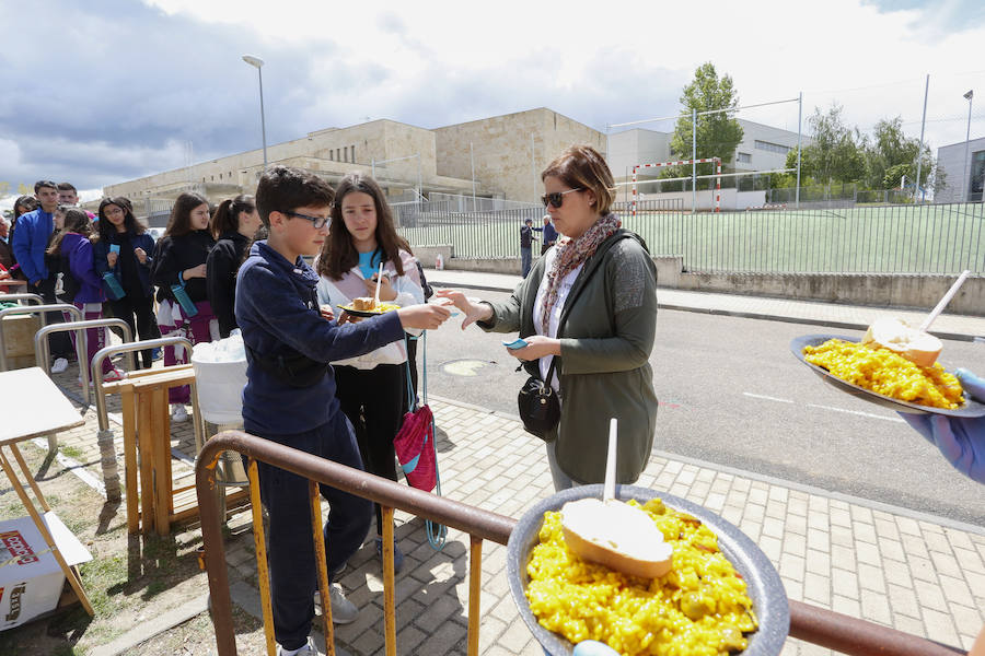 Fotos: Paellada popular en las fiestas de Villamayor