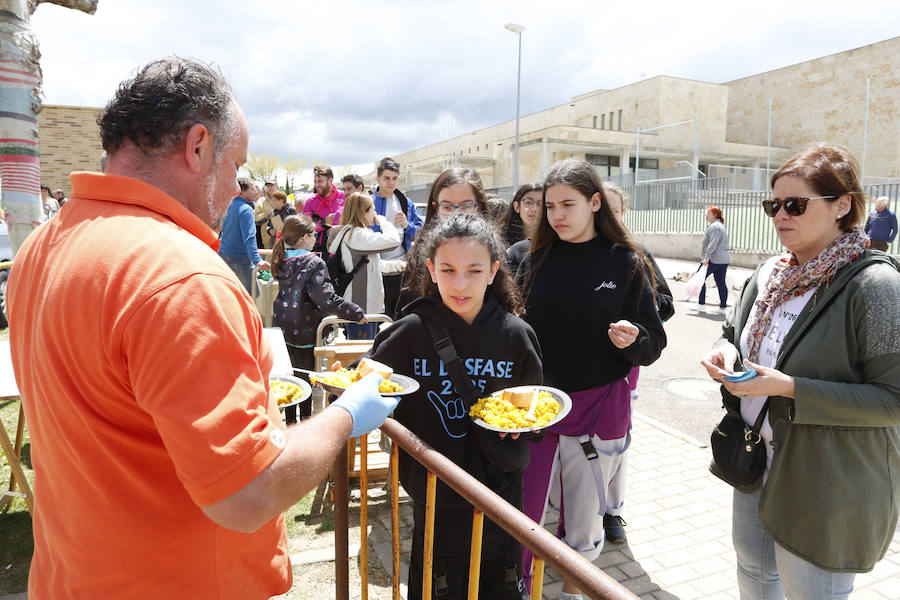 Fotos: Paellada popular en las fiestas de Villamayor