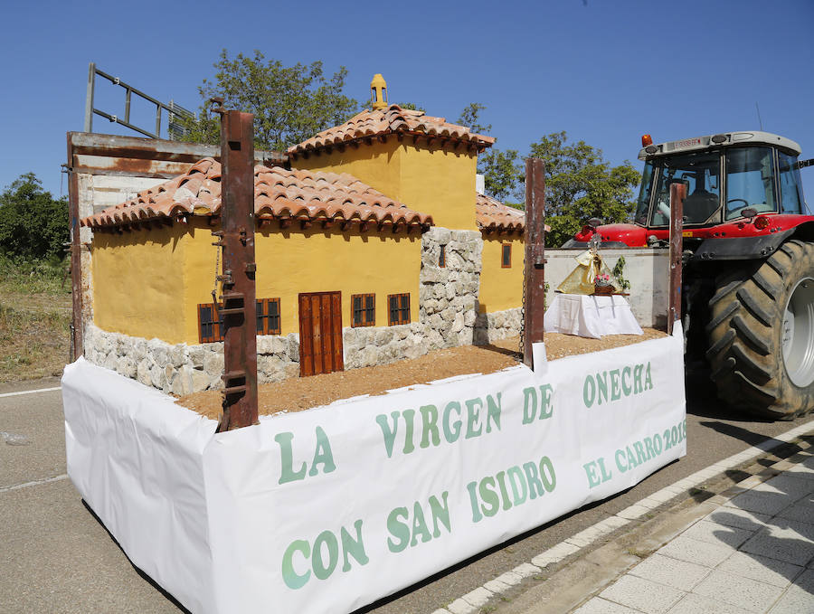 Fotos: San Isidro viaja en globo en Dueñas