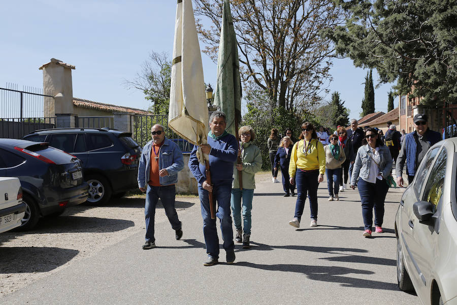 Fotos: San Isidro viaja en globo en Dueñas