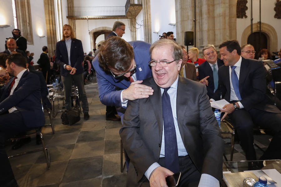Sesión plenaria de las Cortes en Salamanca