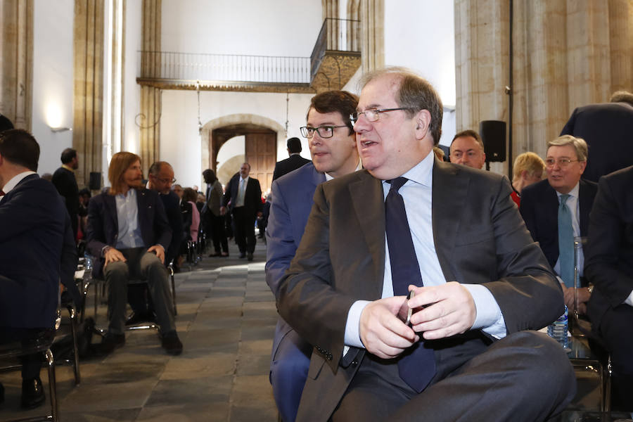 Sesión plenaria de las Cortes en Salamanca