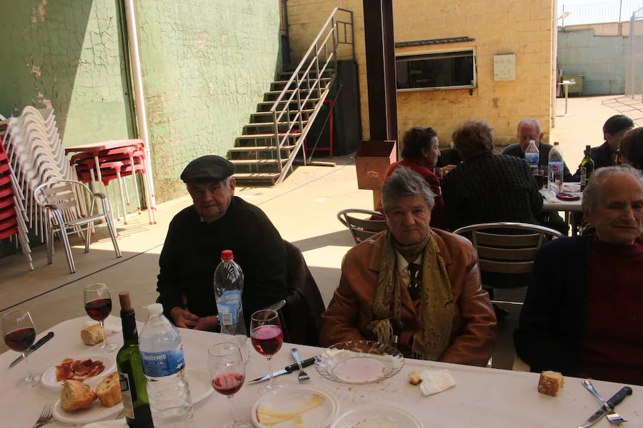 Fotos: Comida de hermandad en Espinosa de Villagonzalo