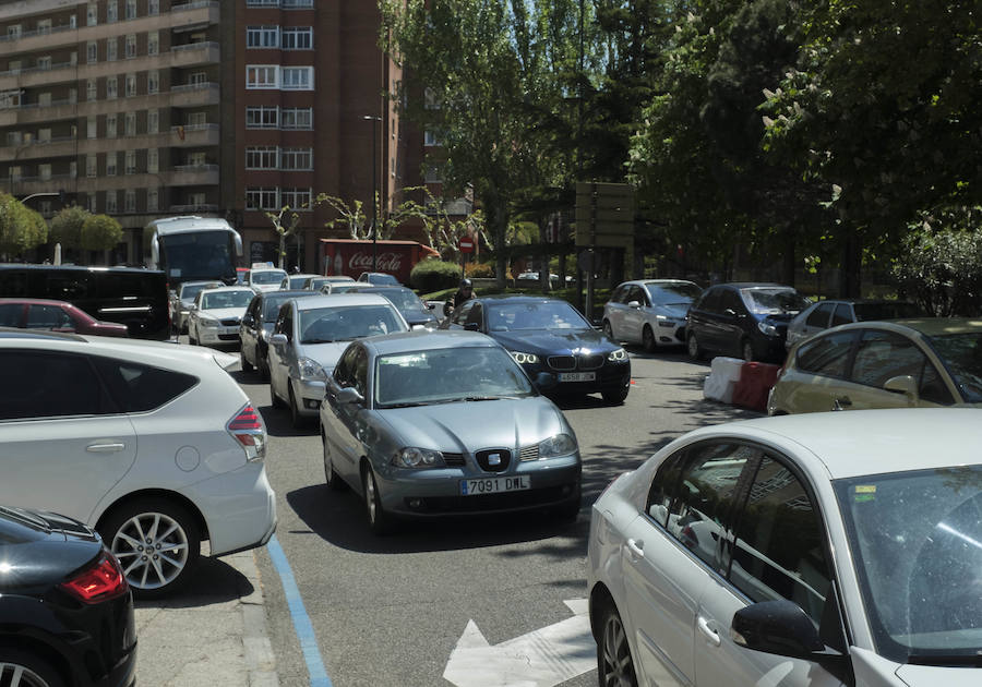 Fotos: El Puente Mayor cierra al tráfico uno de sus carriles