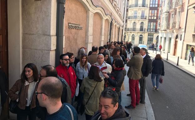 Cientos de vallisoletanos hacen cola para el 'casting' de la serie 'Magi' que se rodará en Valladolid 