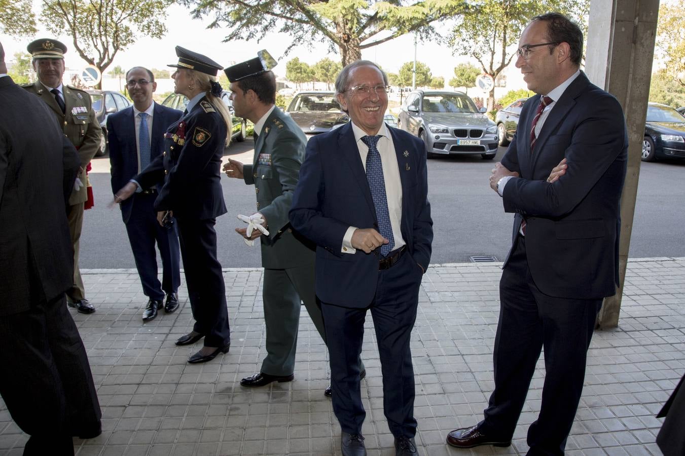 Durante la celebración, que ha tenido lugar en la sede de la Comandancia de Valladolid, el presidente de la Audiencia Provincial, Feliciano Trebolle ha sido condecorado con la Medalla al Mérito de este Cuerpo