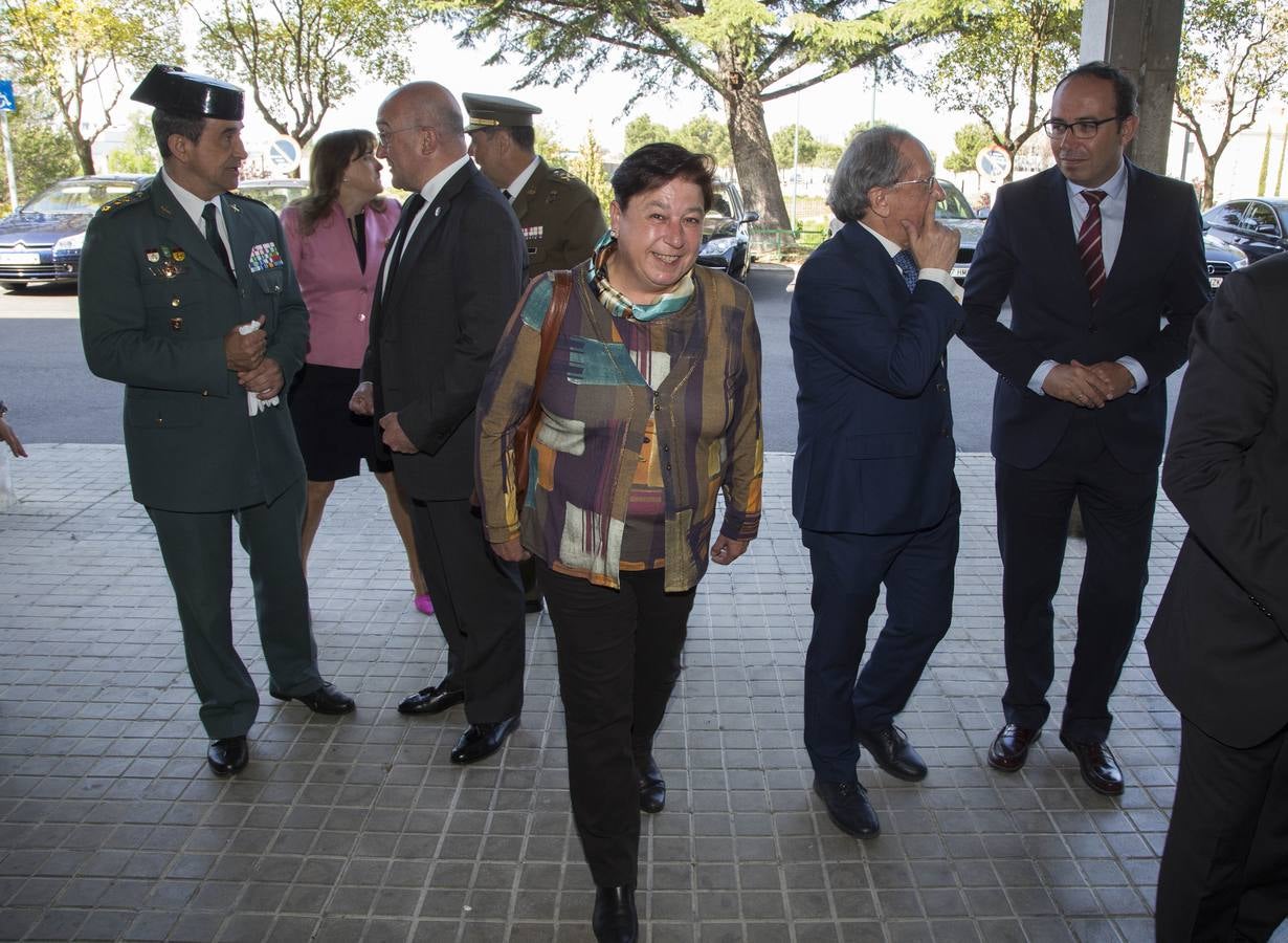 Durante la celebración, que ha tenido lugar en la sede de la Comandancia de Valladolid, el presidente de la Audiencia Provincial, Feliciano Trebolle ha sido condecorado con la Medalla al Mérito de este Cuerpo